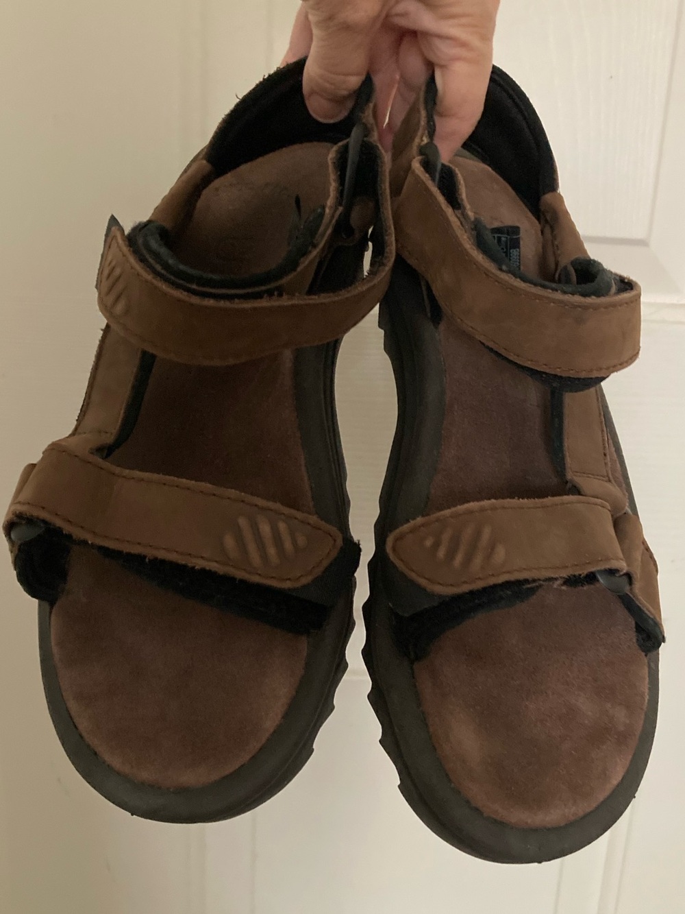 Vintage Men’s Teva Suede Hook & Loop Rugged Trail Sandals SN#6519